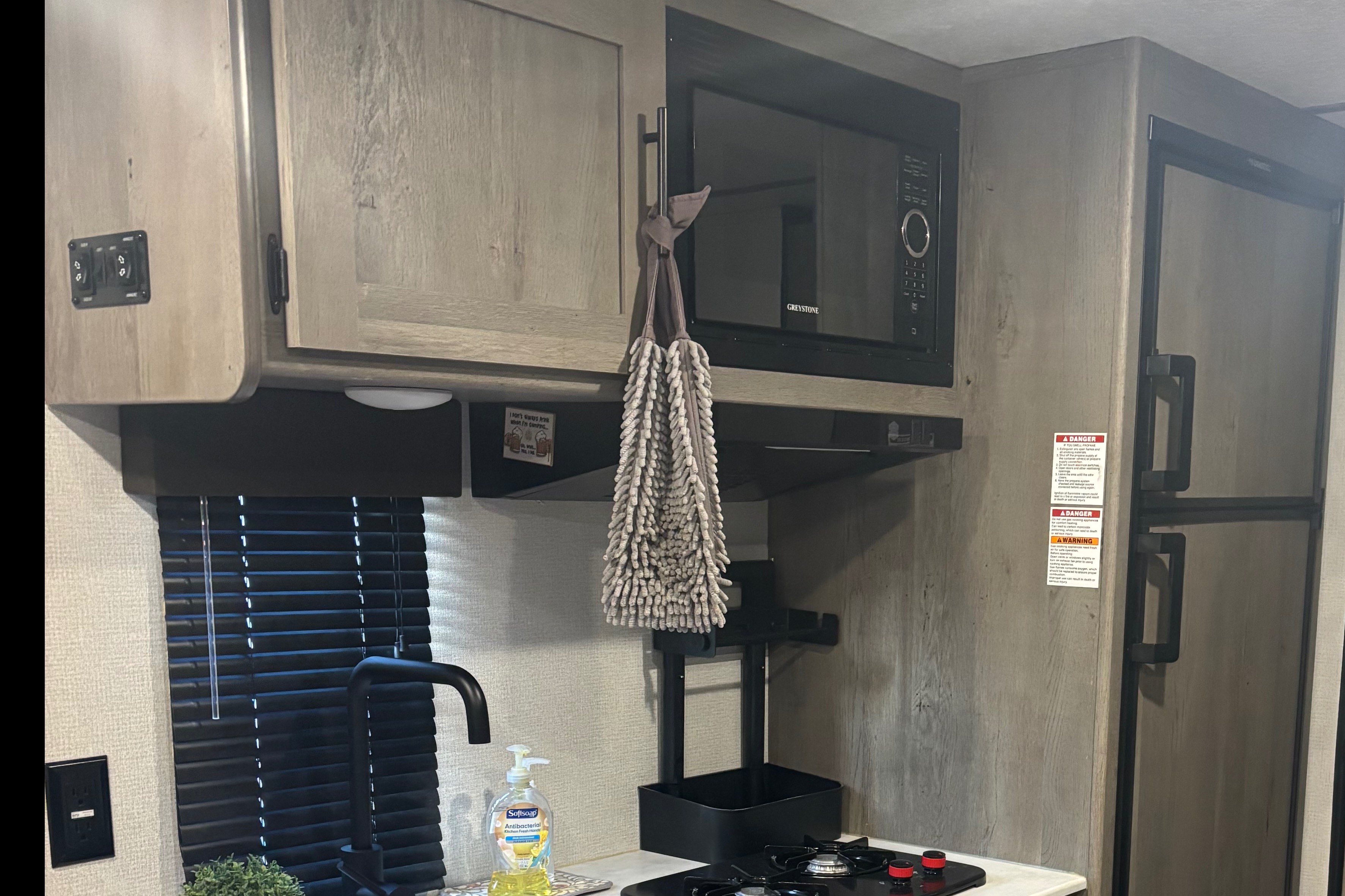 Arturo's Keystone Springdale 1760BH Travel Trailer