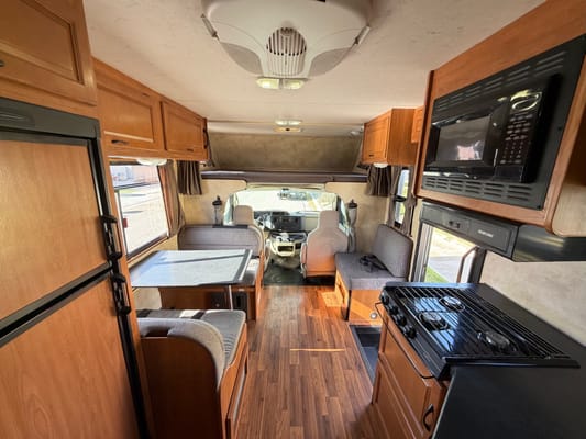 Desert Cruiser - Easy to Drive (Sleeps 5)