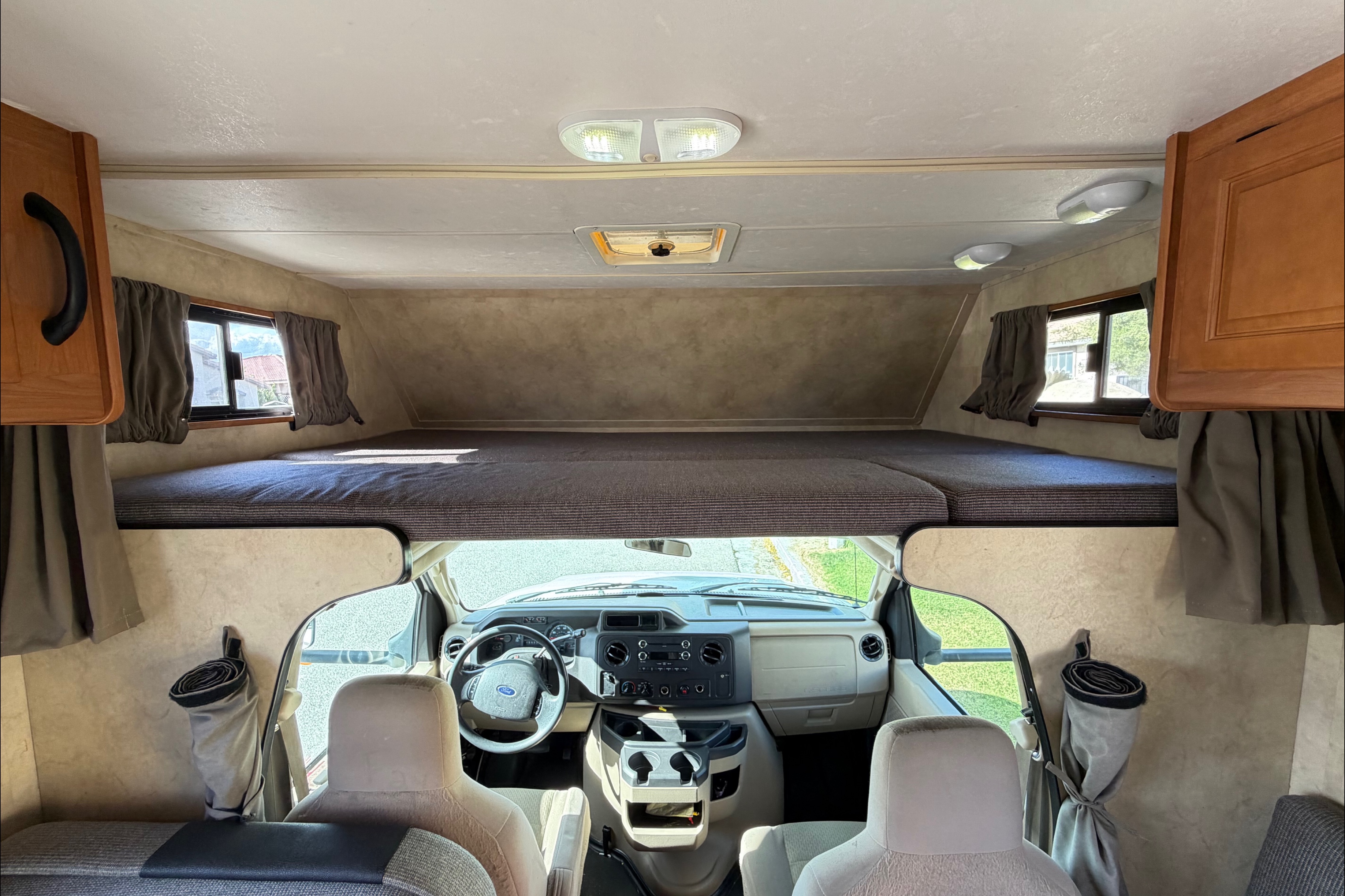 Desert Cruiser - Easy to Drive (Sleeps 5)