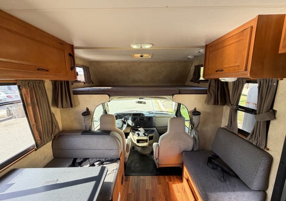 Desert Cruiser - Easy to Drive (Sleeps 5)
