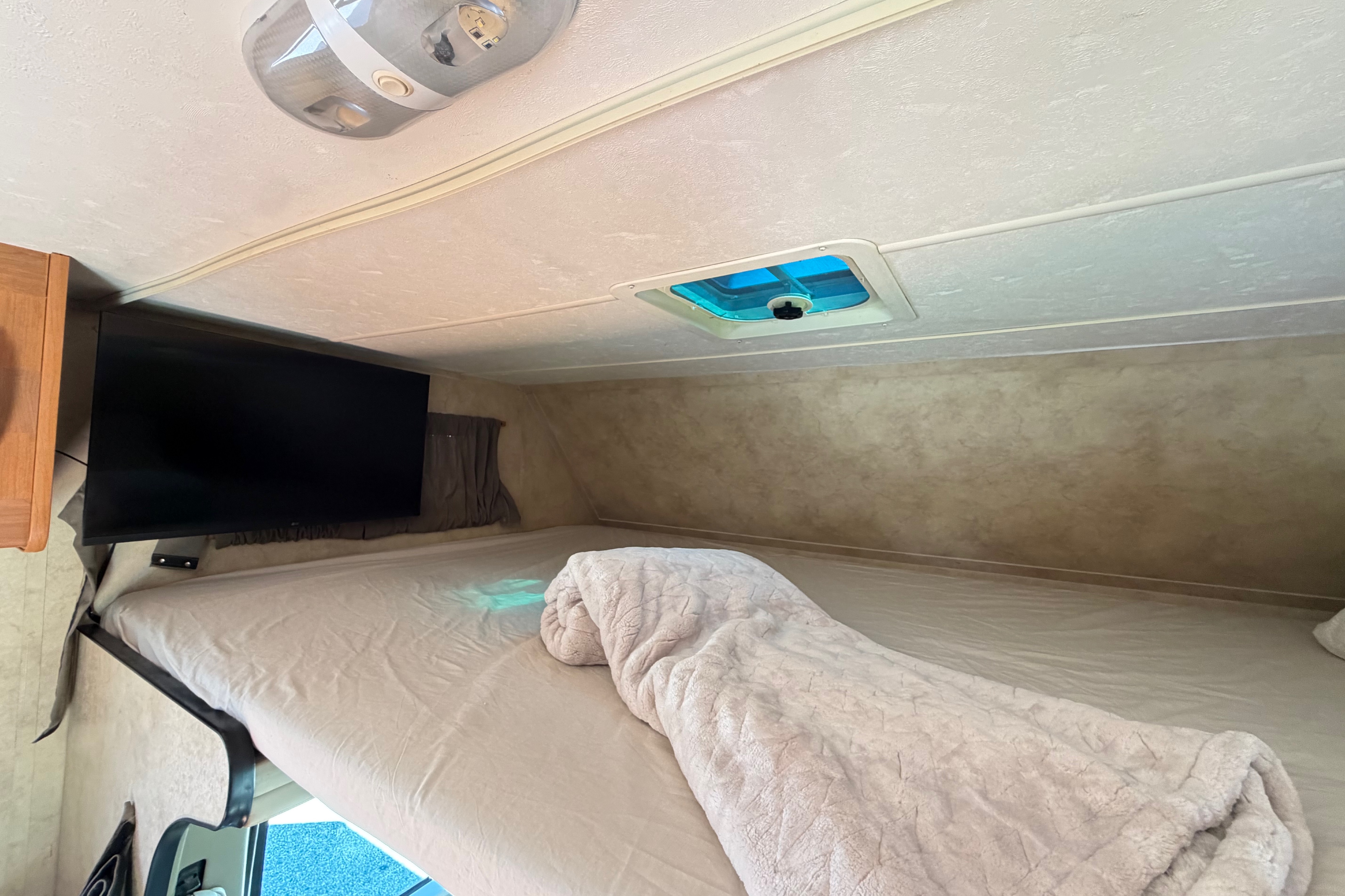 Desert Cruiser - Easy to Drive (Sleeps 5)