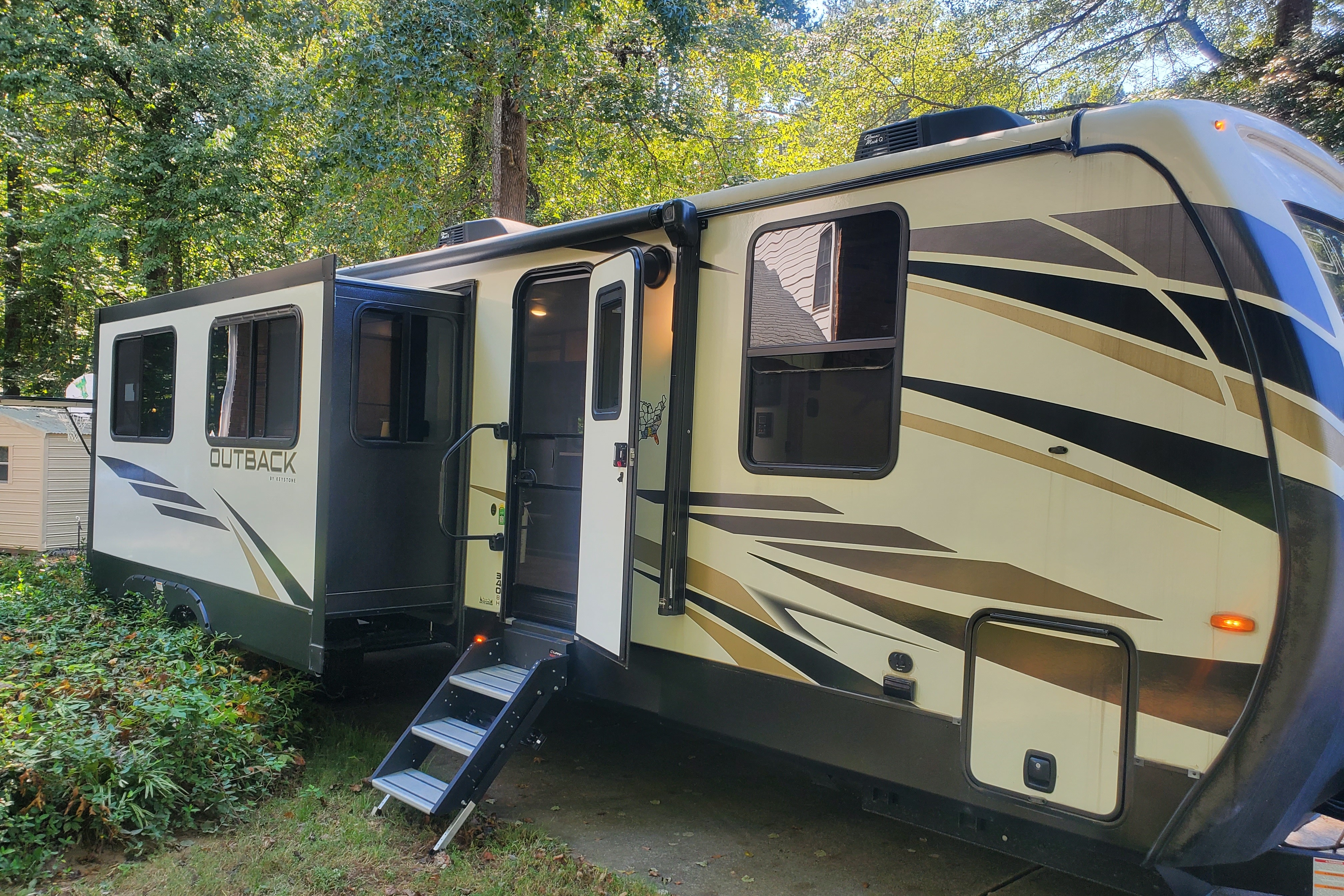 Thrasher's Keystone outback 340bh Travel Trailer