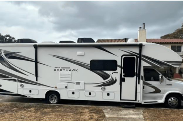 "Alamo-bile" Adventurer - Jayco Greyhawk 29MV