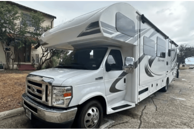 "Alamo-bile" Adventurer - Jayco Greyhawk 29MV