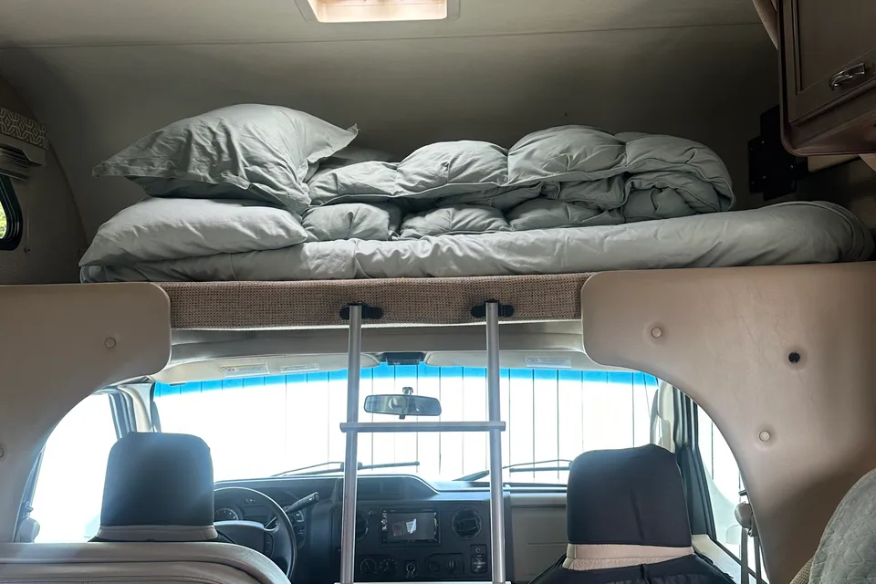 Alaska Adventure Thor Motor Coach 23H Class C