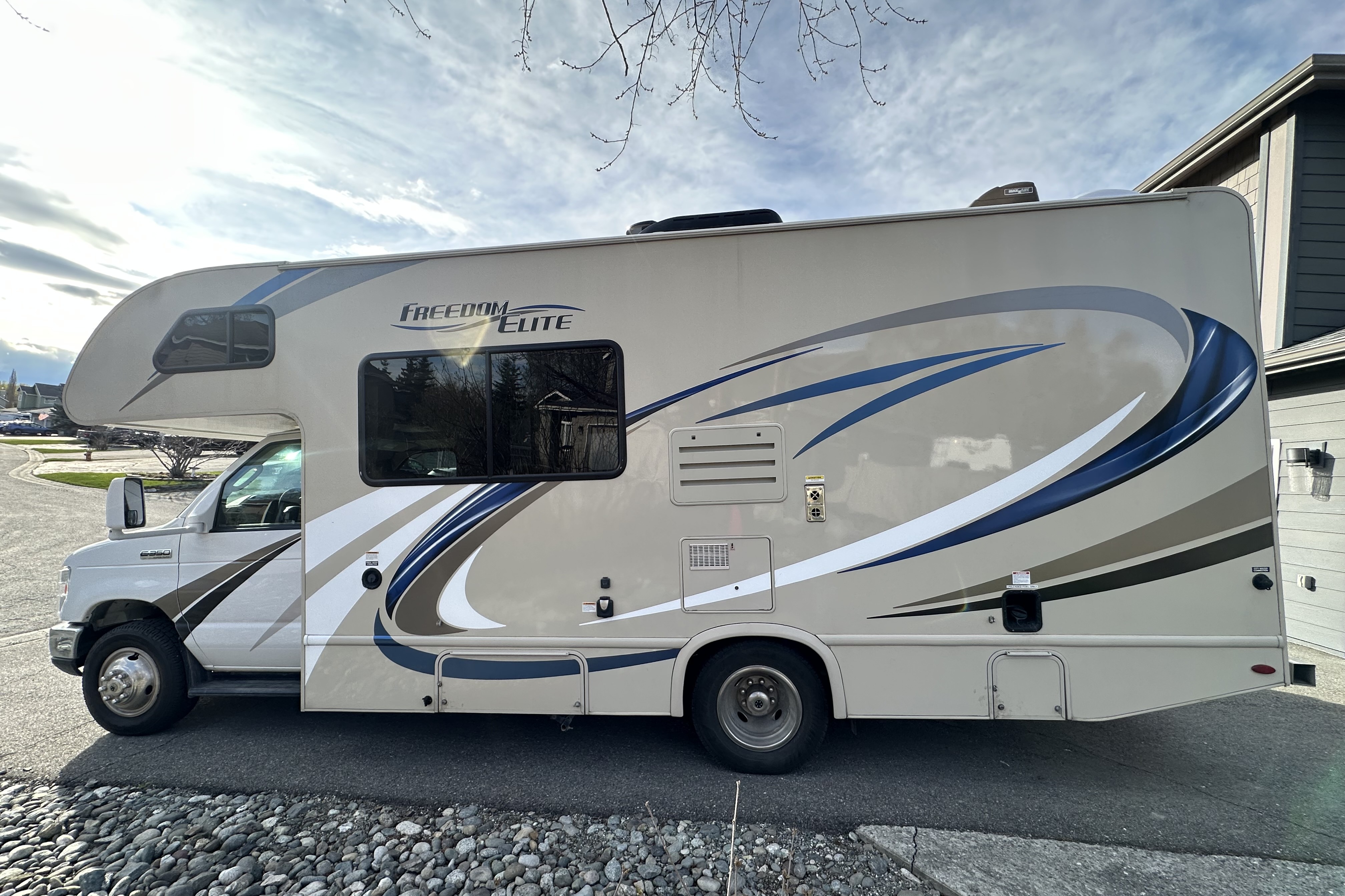 Alaska Adventure Thor Motor Coach 23H Class C