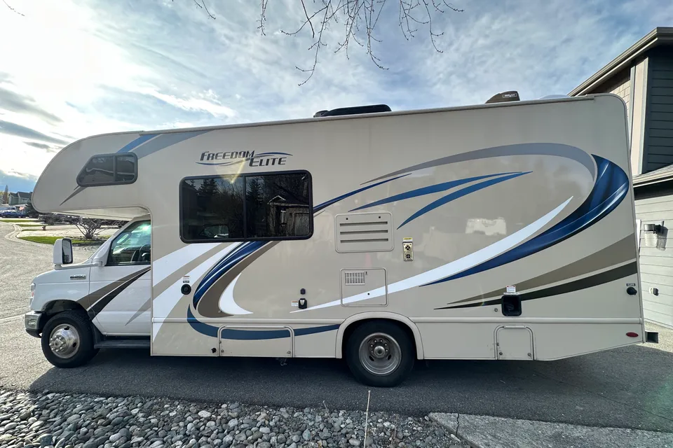 Alaska Adventure Thor Motor Coach 23H Class C