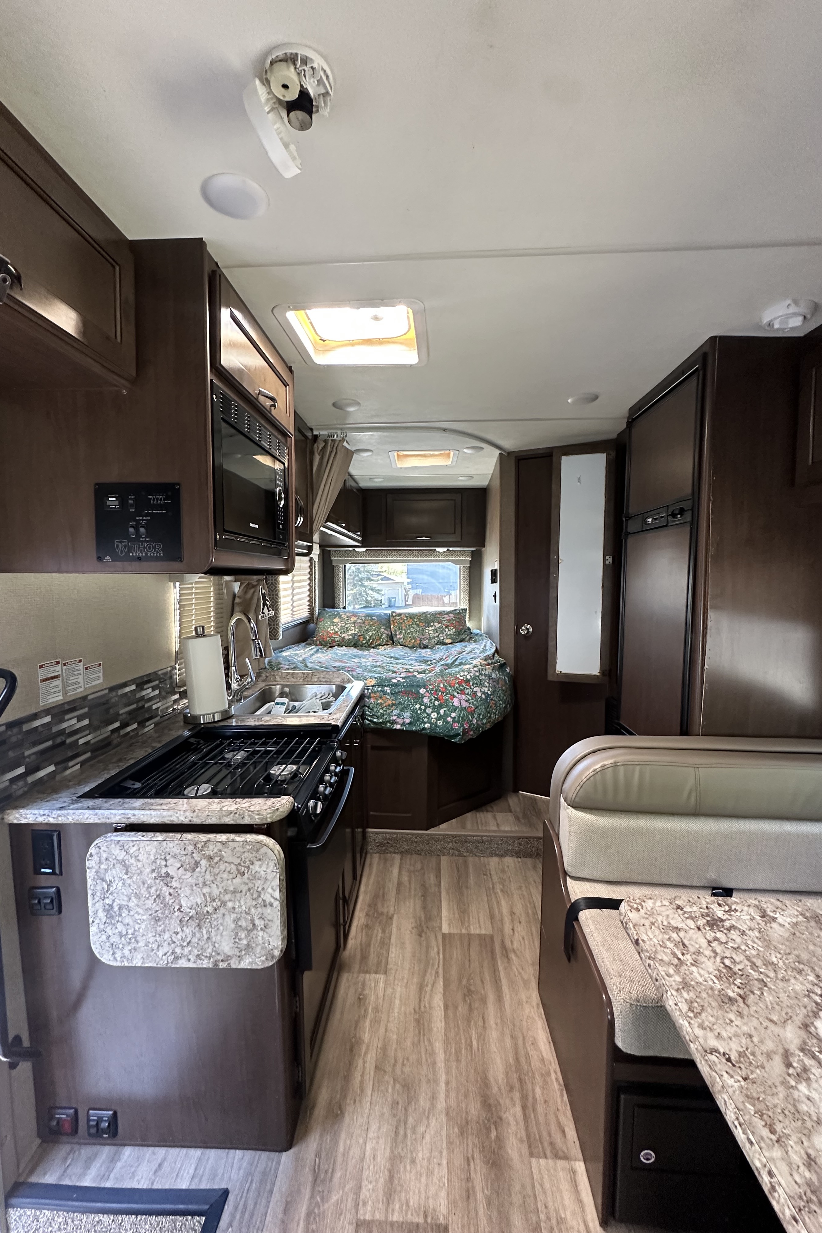 Alaska Adventure Thor Motor Coach 23H Class C