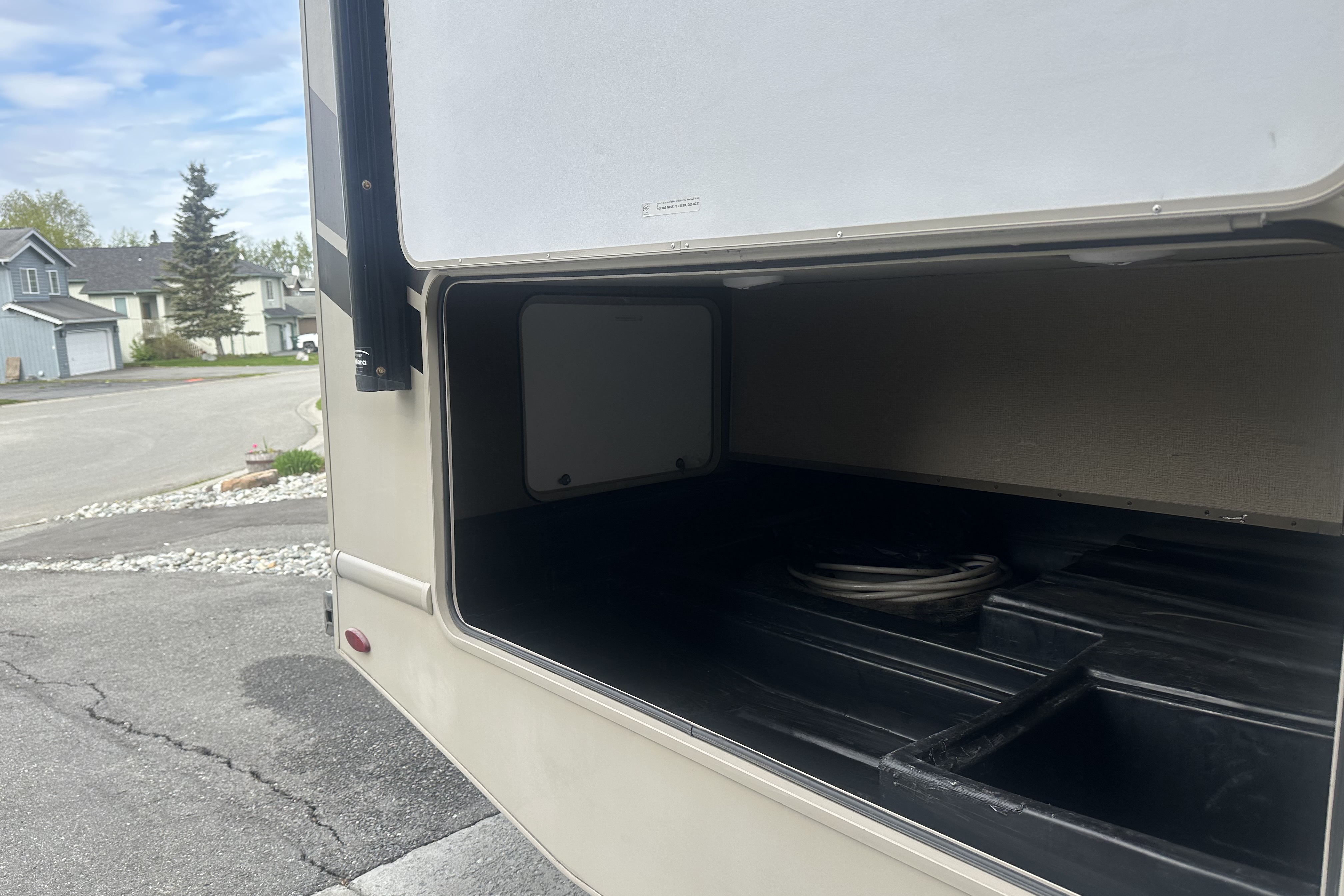 Alaska Adventure Thor Motor Coach 23H Class C
