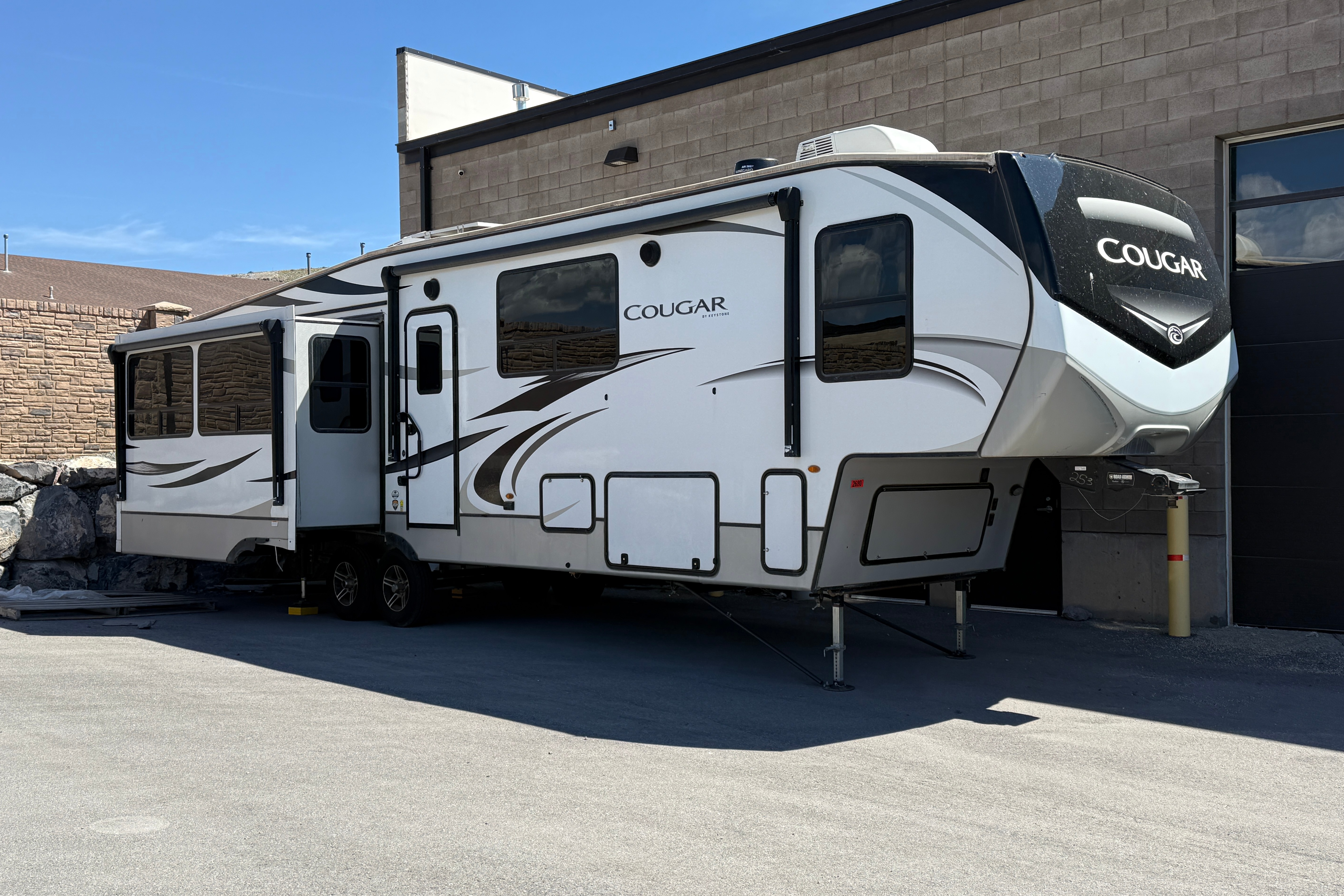 2022 Cougar 368MBI – King Bed + Bunk Room