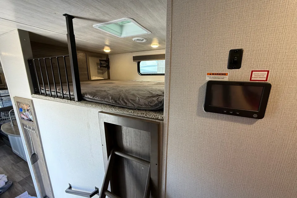 2022 Cougar 368MBI – King Bed + Bunk Room