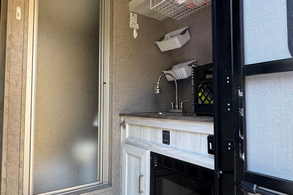 Reva's Flagstaff Epro Travel Trailer