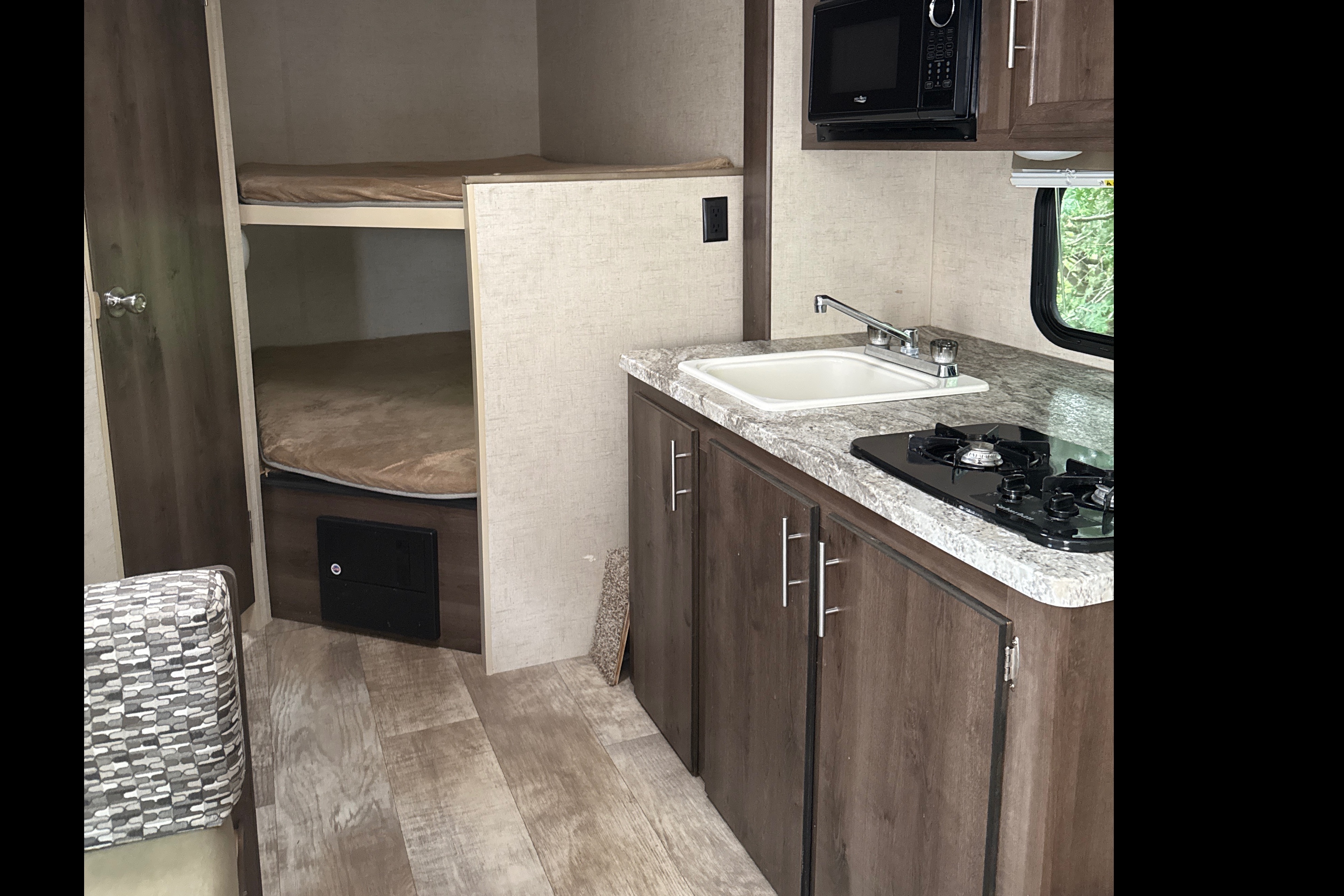 Country Side KZ Escape E231BH Travel Trailer