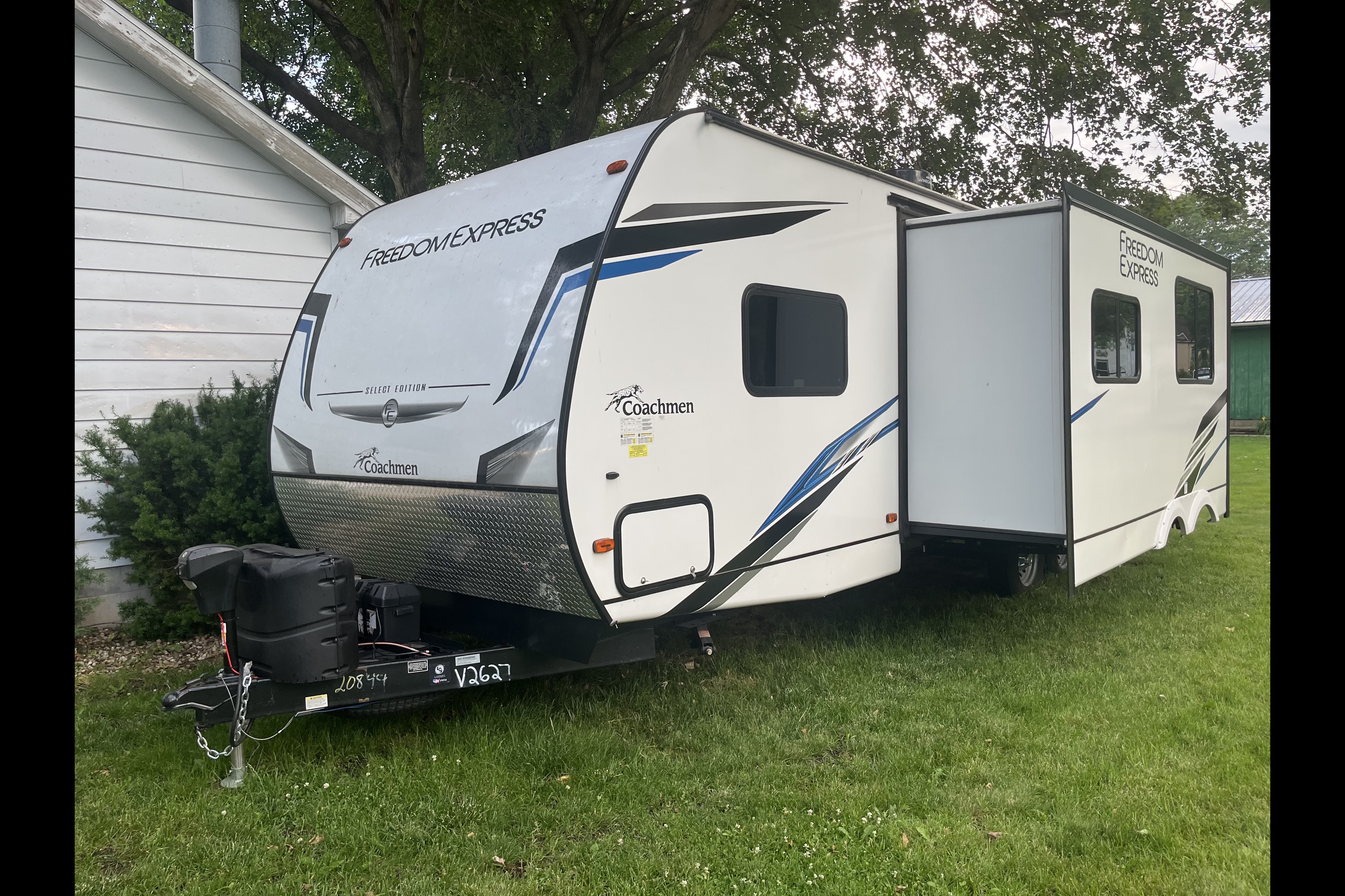 2022 Freedom Express 29SE TT Sleeps up to 10!