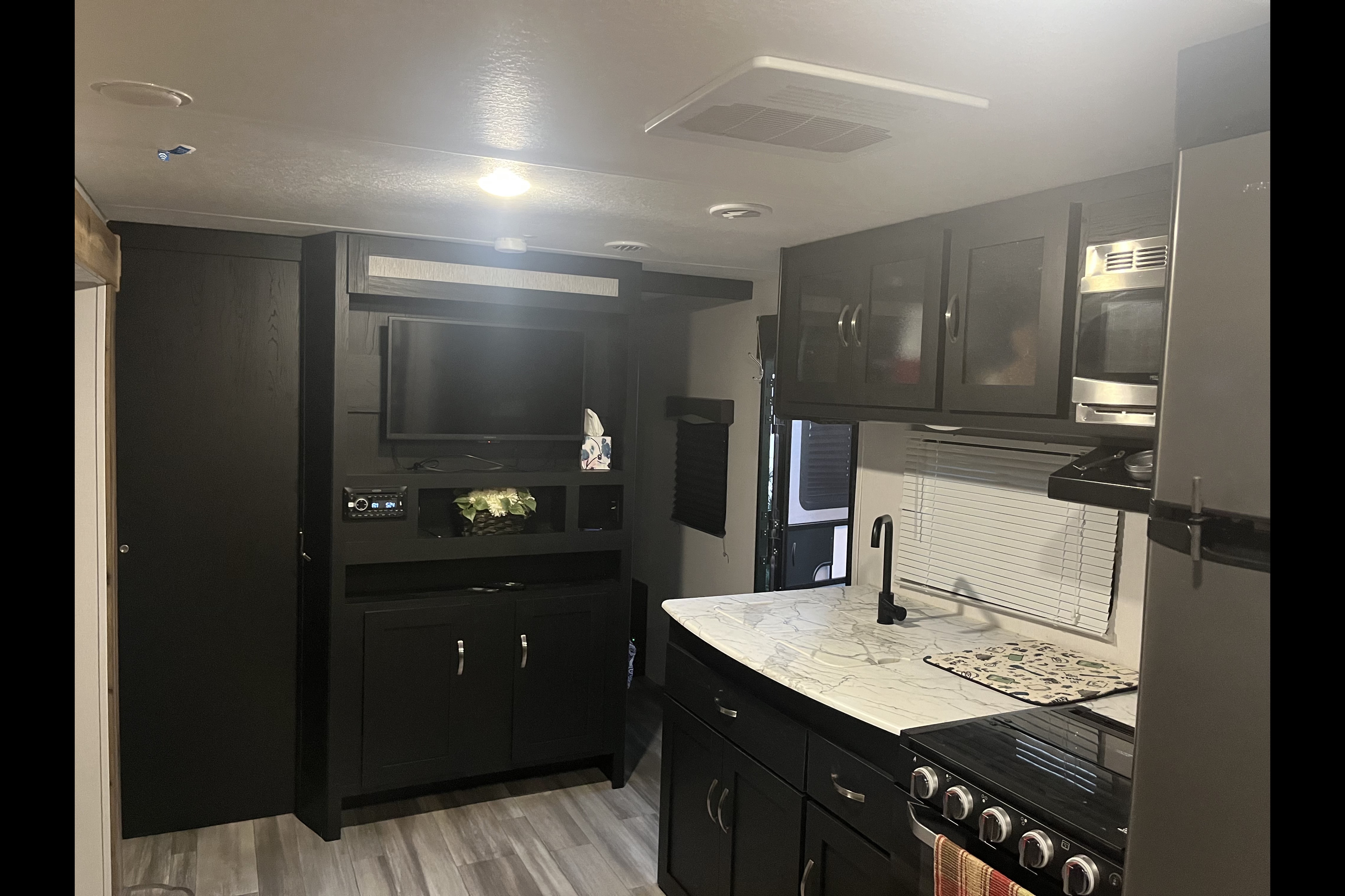 2022 Freedom Express 29SE TT Sleeps up to 10!