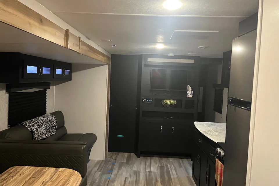 2022 Freedom Express 29SE TT Sleeps up to 10!