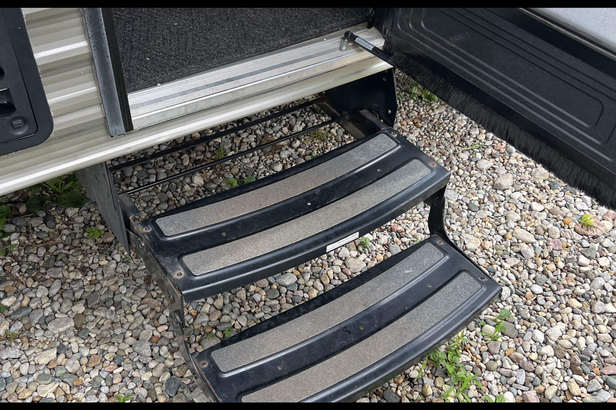 April's Travel Trailer - 10" Serta Memory Foam Queen Mattress