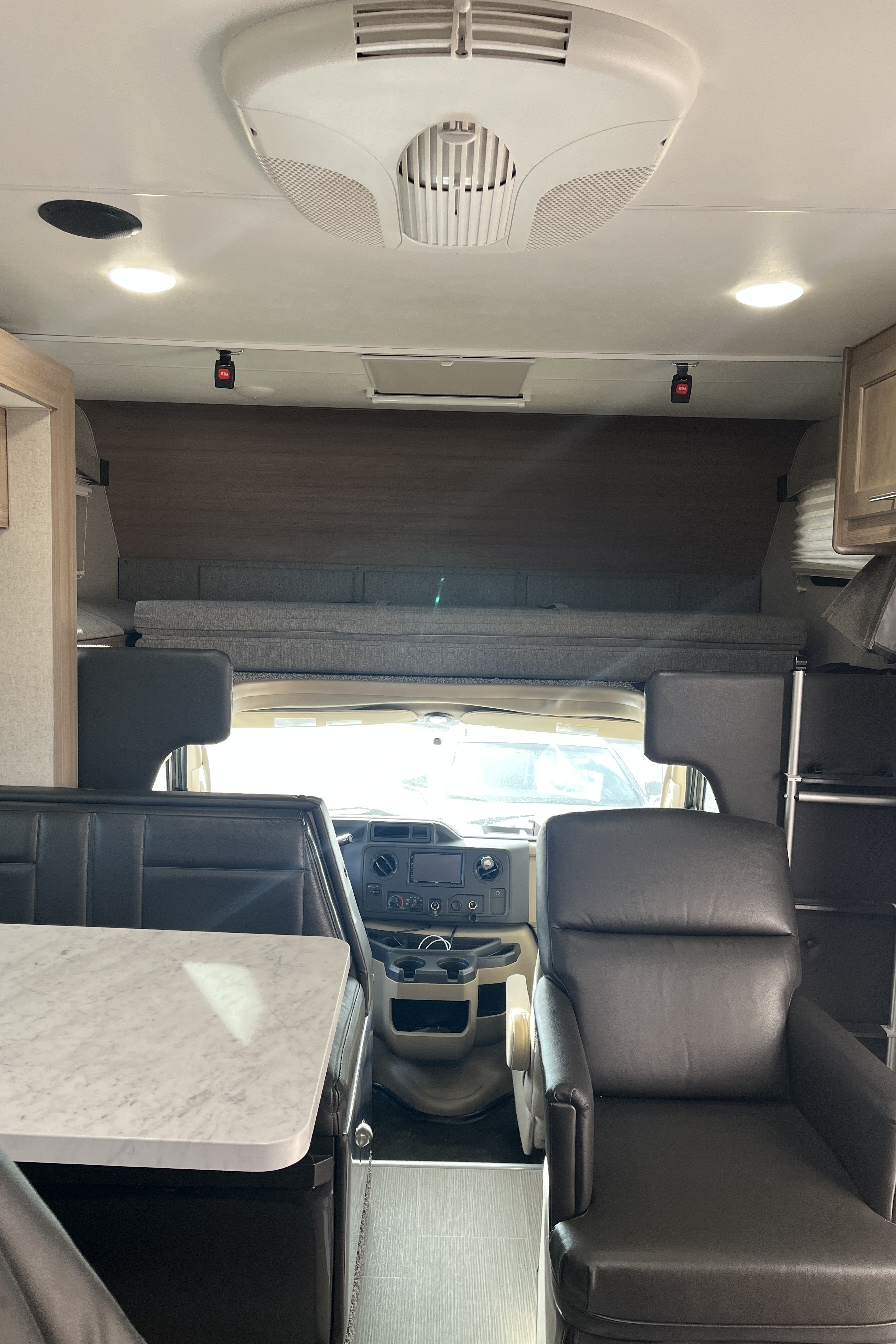 VONG's Family Ford Adventure 24ds with Slideout Class C