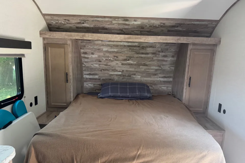 Aiden’s Grand River 25BH Travel Trailer