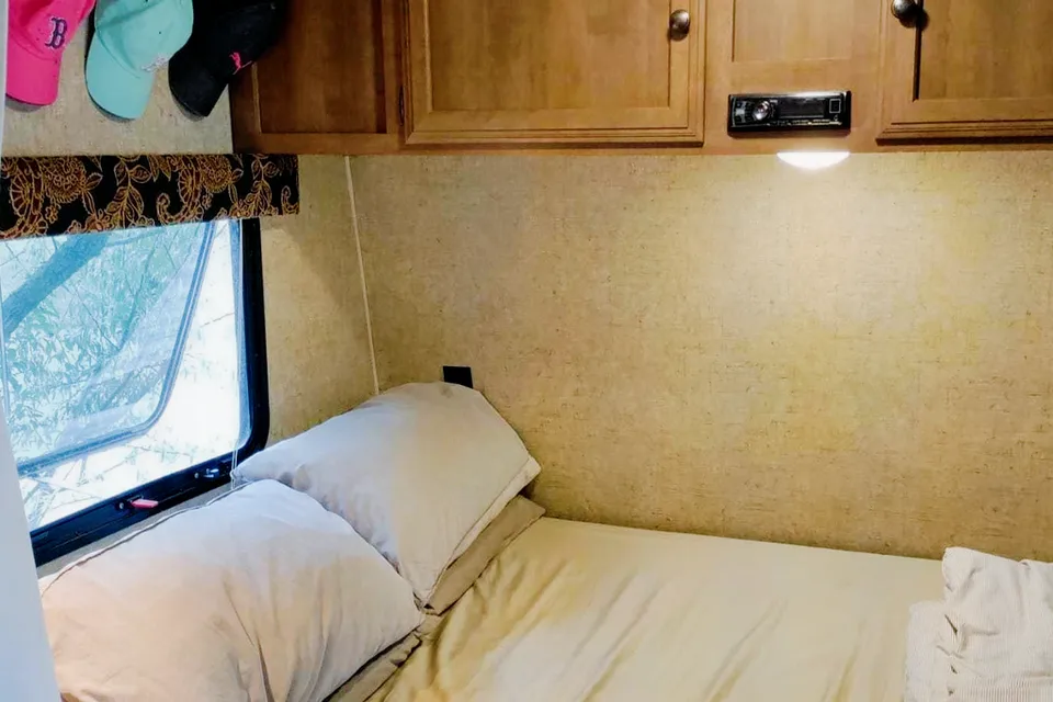 Easy to tow by minivan w/shower & sleeps 5 by Port Perry!                         2017 KZ Sportsmen Classic Lightweight Travel Trailer