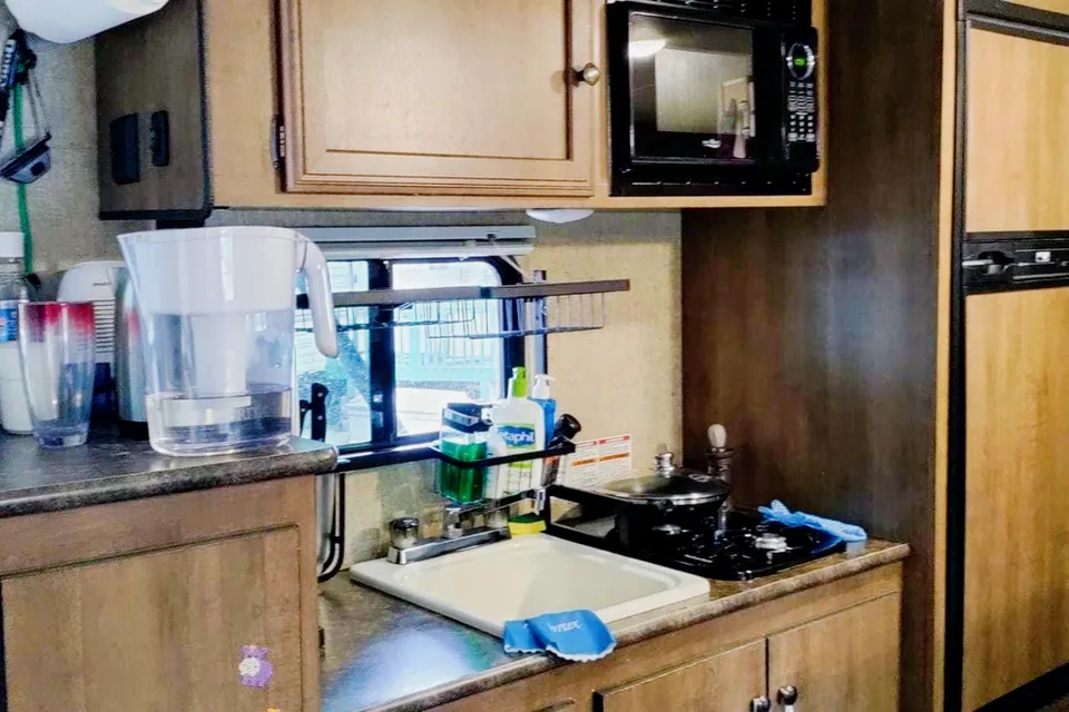 Easy to tow by minivan w/shower & sleeps 5 by Port Perry!                         2017 KZ Sportsmen Classic Lightweight Travel Trailer