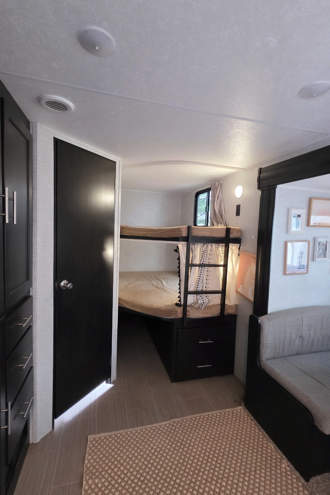 Js's Braxton Creek 290 BHS Travel Trailer