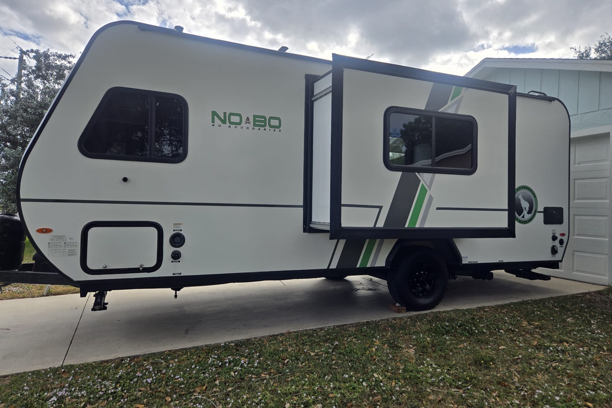 Happy Camper - Forest River NoBo 2020 -Sleeps 4/Newly Upholstered