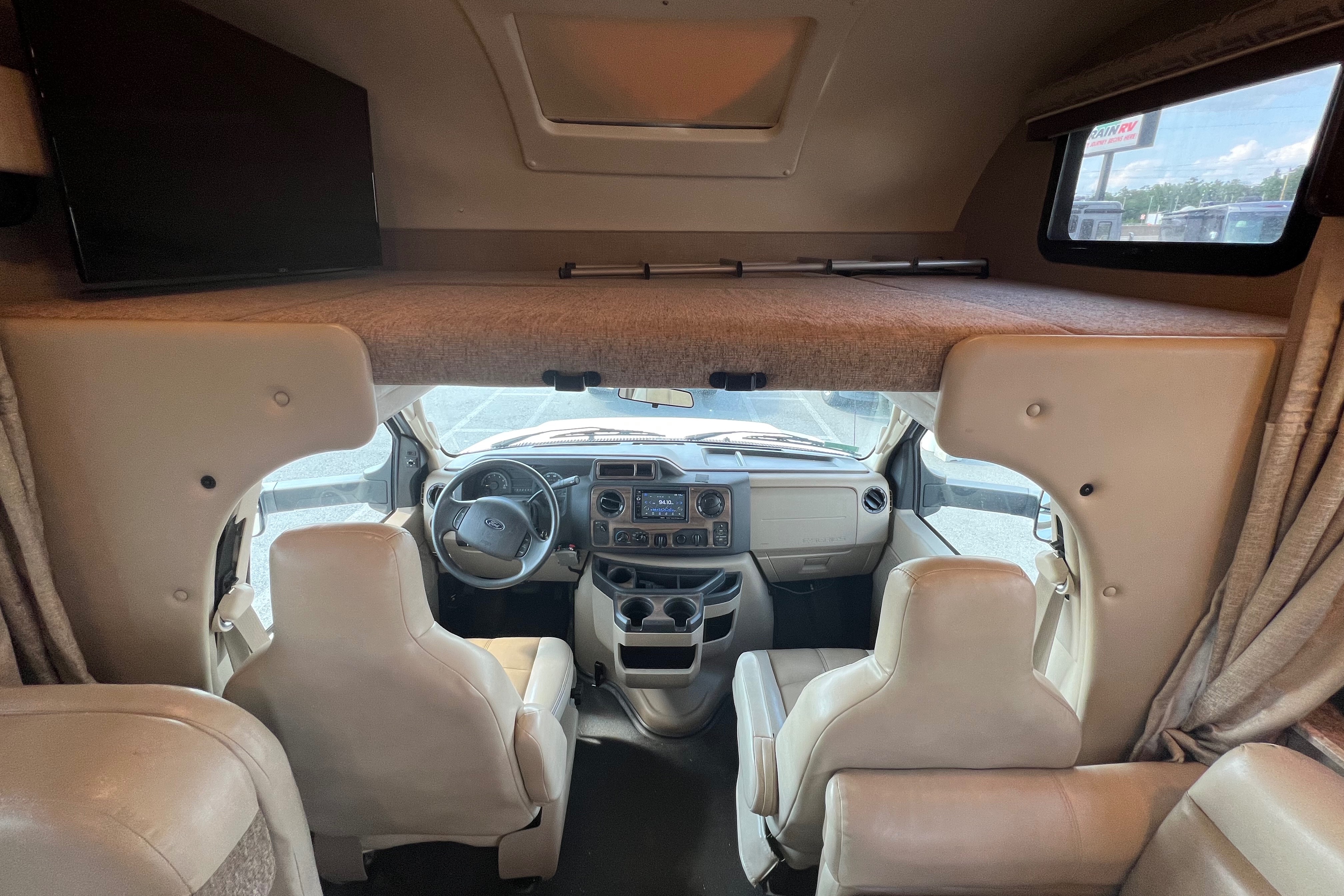Luxury Trails: Thor Quantum WS31 Adventure Haven