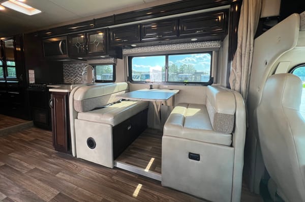 Luxury Trails: Thor Quantum WS31 Adventure Haven