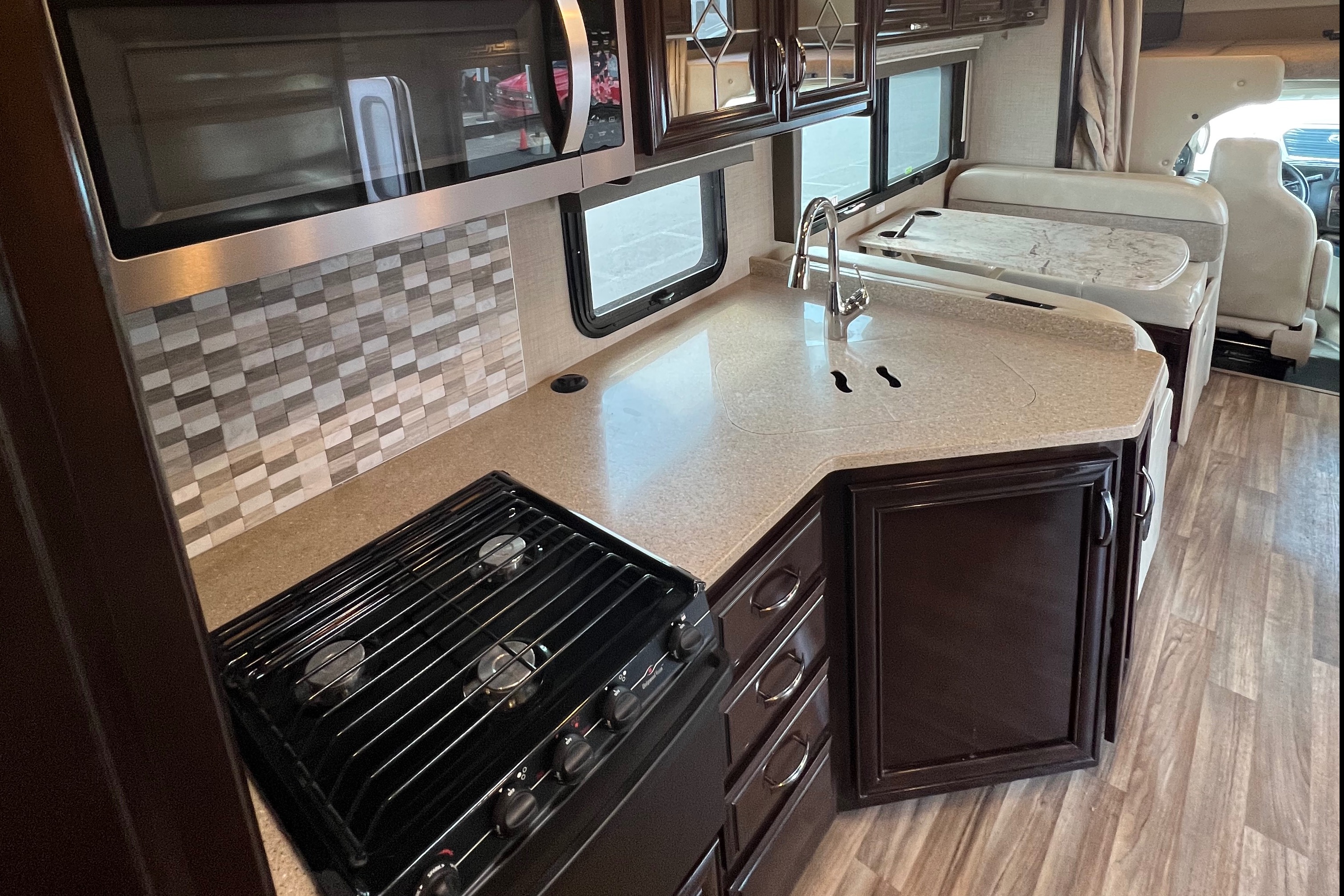 Luxury Trails: Thor Quantum WS31 Adventure Haven