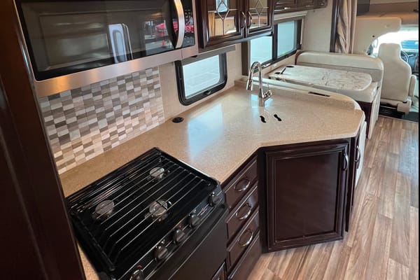 Luxury Trails: Thor Quantum WS31 Adventure Haven