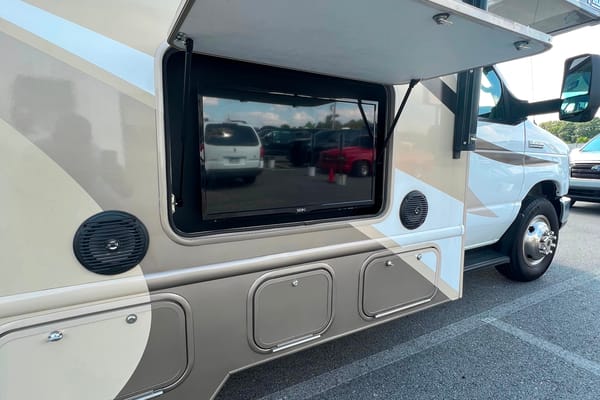 Luxury Trails: Thor Quantum WS31 Adventure Haven