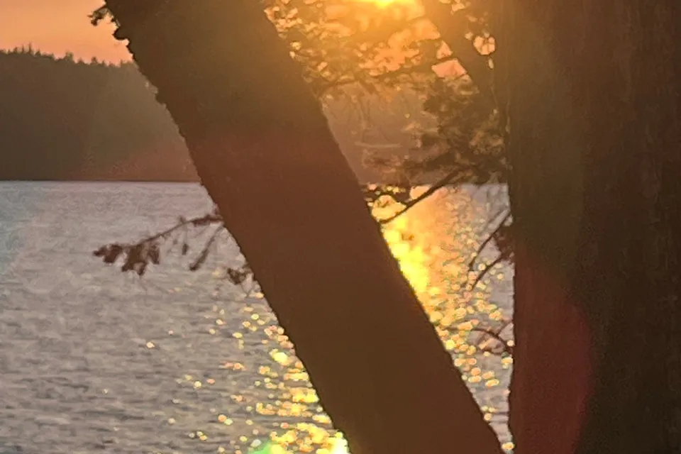Waterfront RV Cottage WITH DOCK on Gorgeous Lac La Hache