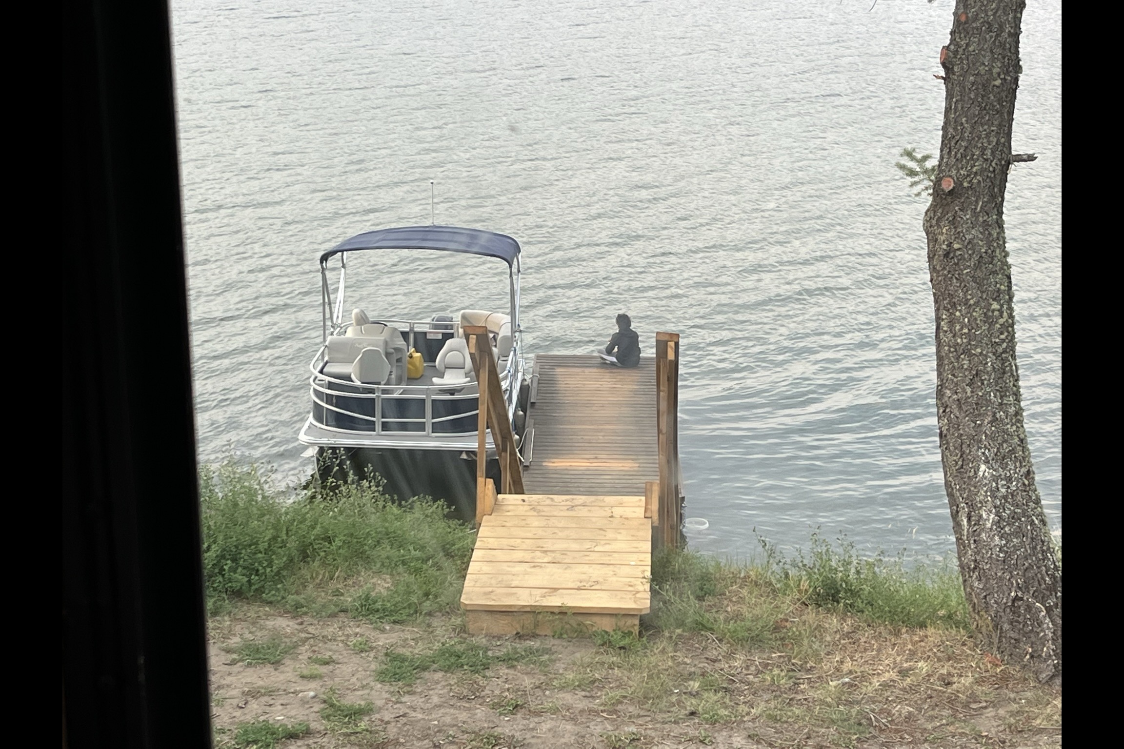 Waterfront RV Cottage WITH DOCK on Gorgeous Lac La Hache