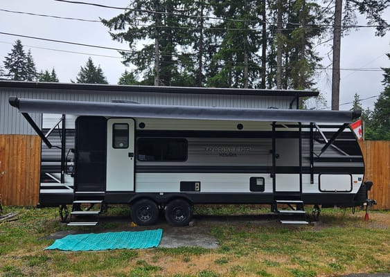 Minky and Mulani's Grand Design Transcend Xplor Travel Trailer