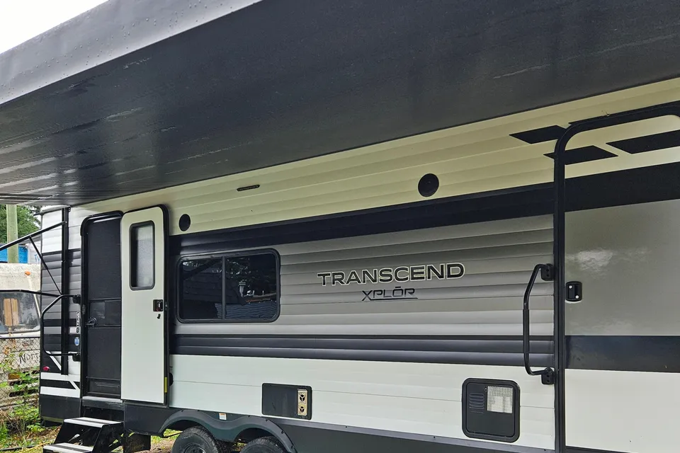 Minky and Mulani's Grand Design Transcend Xplor Travel Trailer