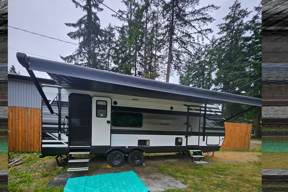 Minky and Mulani's Grand Design Transcend Xplor Travel Trailer