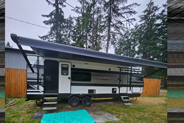 Minky and Mulani's Grand Design Transcend Xplor Travel Trailer