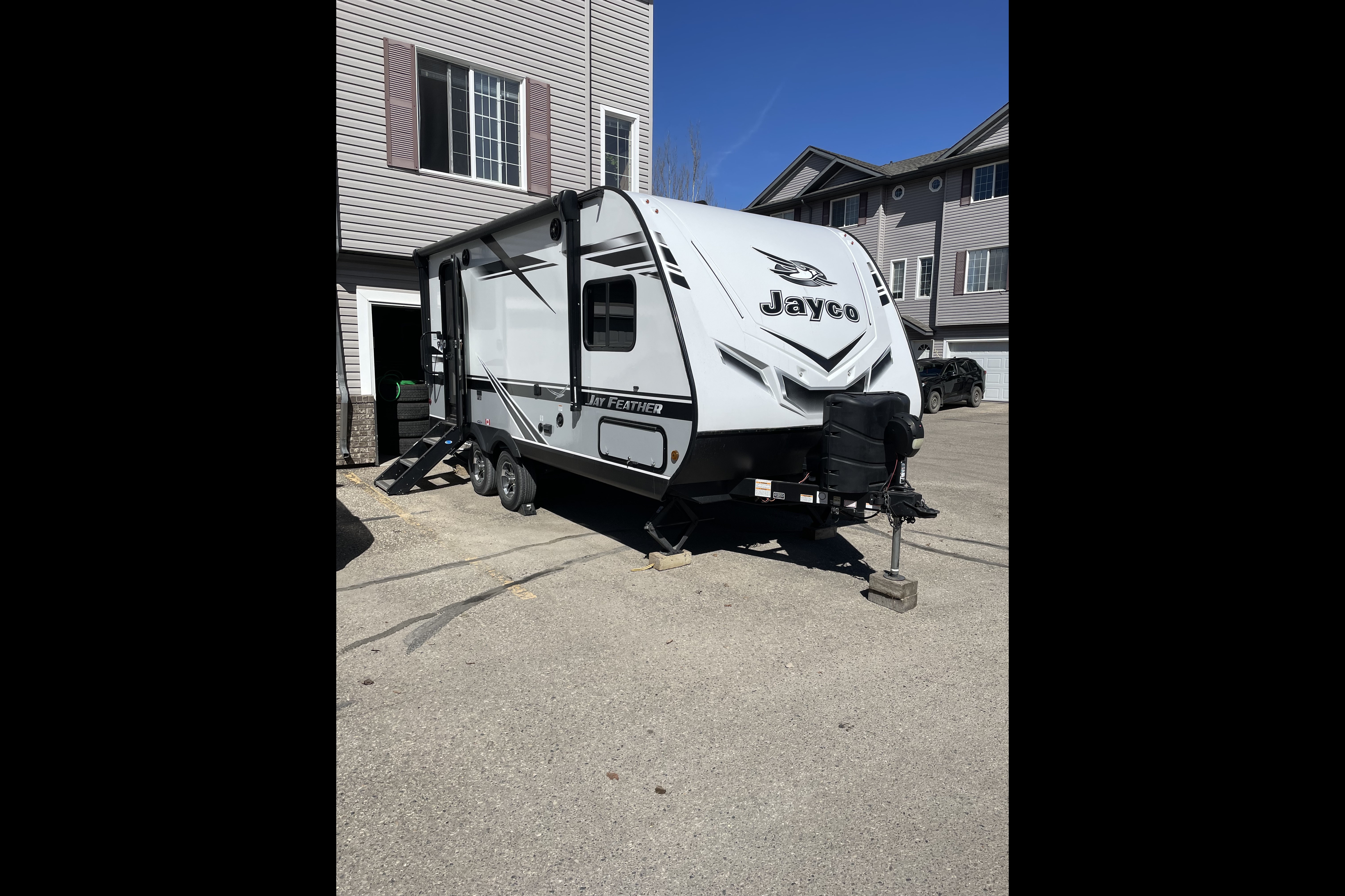 Cabin on wheels