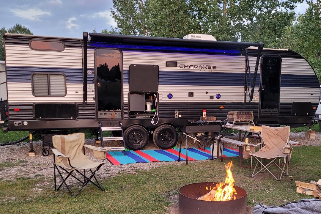 Aaron's Forest River Cherokee limited 264dbh Travel Trailer