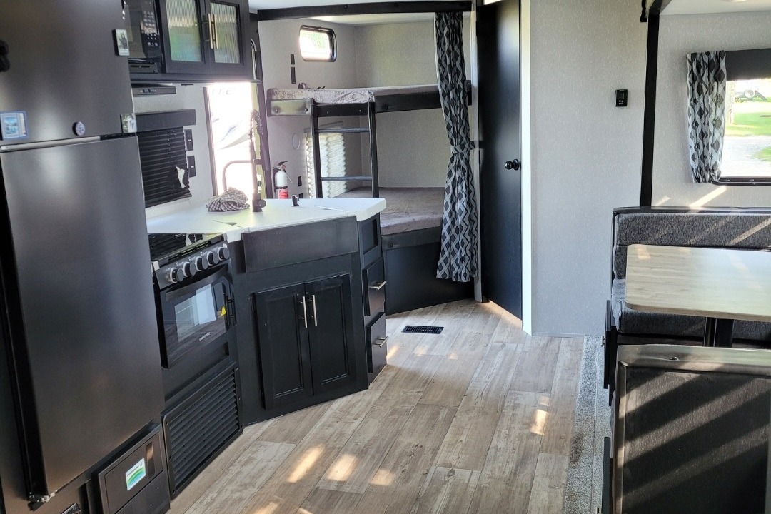 Aaron's Forest River Cherokee limited 264dbh Travel Trailer