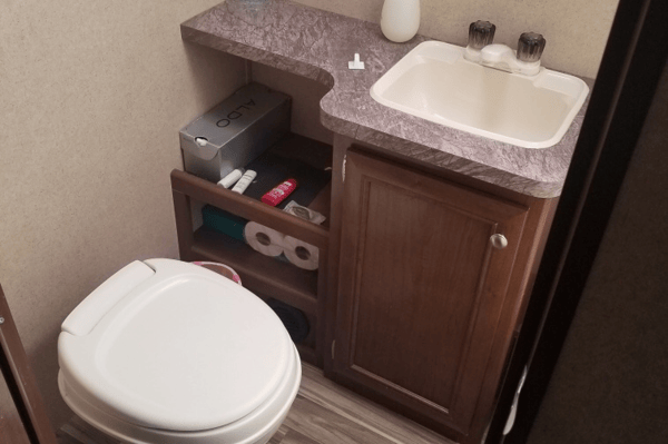 2016 Shasta Flyte 3150k Bunk Model