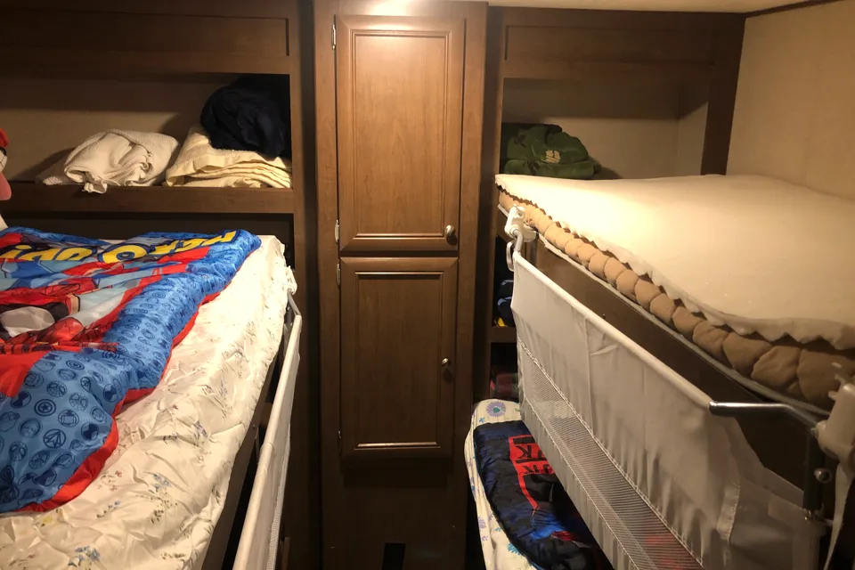 2016 Shasta Flyte 3150k Bunk Model