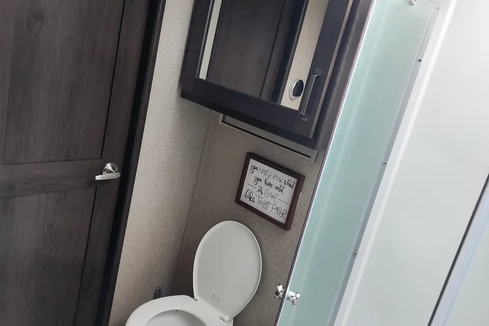 Corey's 2022cGrand Design 28 BH Fifth Wheel