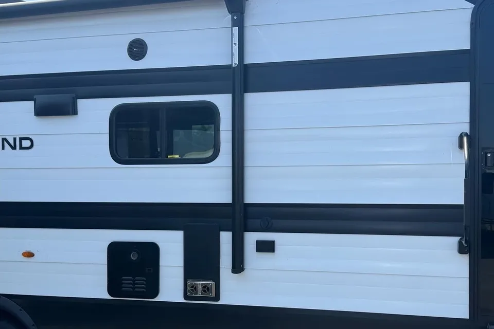 2024 Transcend Travel Trailer Ft.2 Bathrooms!