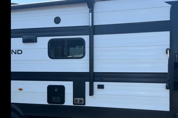 2024 Transcend Travel Trailer Ft.2 Bathrooms!