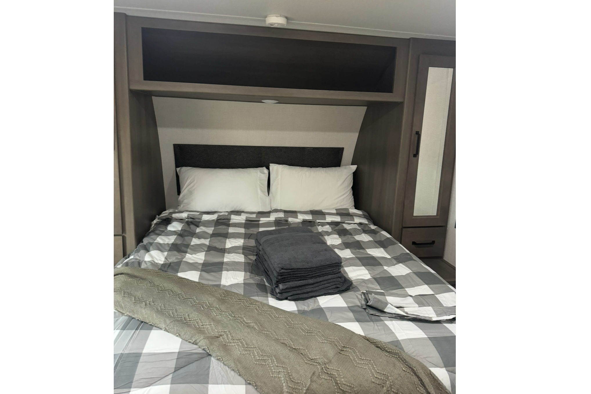 2024 Transcend Travel Trailer Ft.2 Bathrooms!