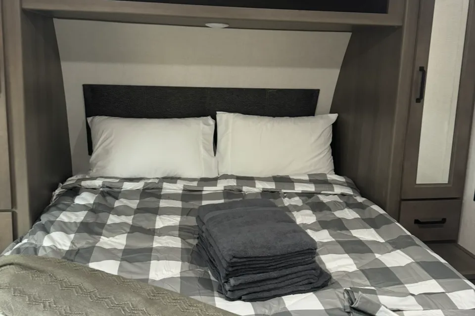 2024 Transcend Travel Trailer Ft.2 Bathrooms!