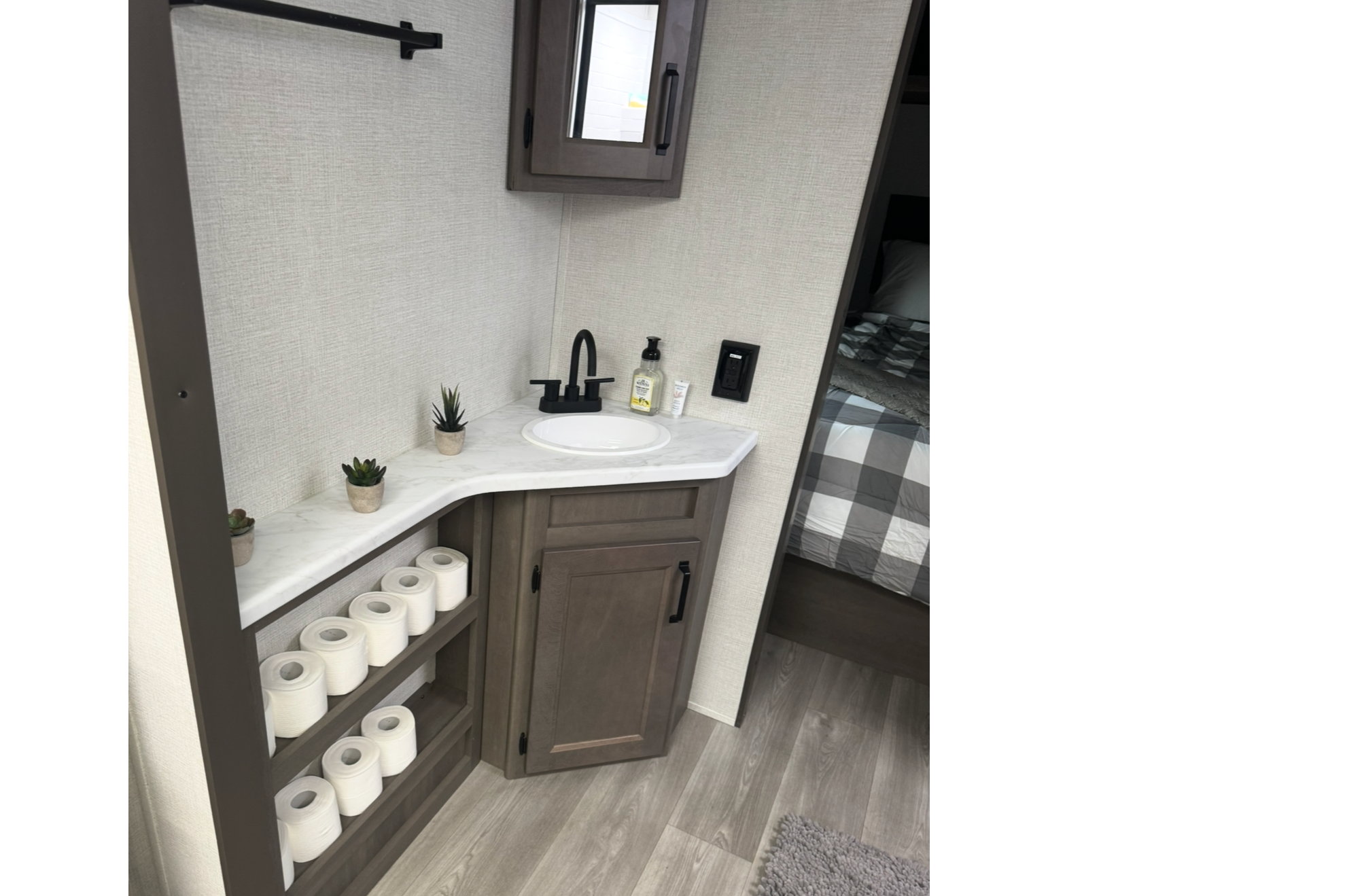 2024 Transcend Travel Trailer Ft.2 Bathrooms!