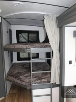Family Keystone 290BHSWE Travel Trailer